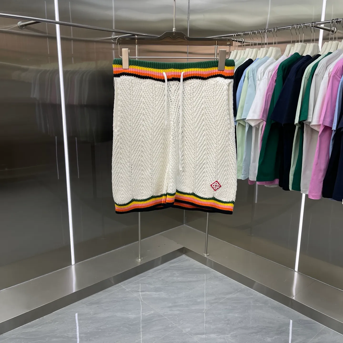CASABLANCA Casablanca sweater suit (high version) Original development Comfortable upper body Imported equipment Original high-density embroidered seal Two-color splicing Hand-sewn cuffs + hem Made by domestic first-line brands Factory OEM workmanship Impeccable Sizes: S M L XL XXL